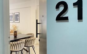 Central Boutique Twenty One